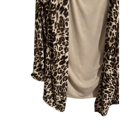 White Stagg Women’s Medium Leopard Print Brown and Tan Long Sleeve Blouse - Picture 6 of 14